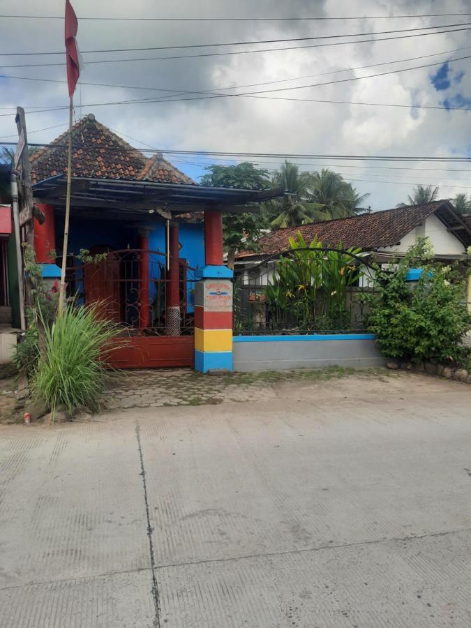 Red Beach Homestay Pasanggaran Kültér fotó