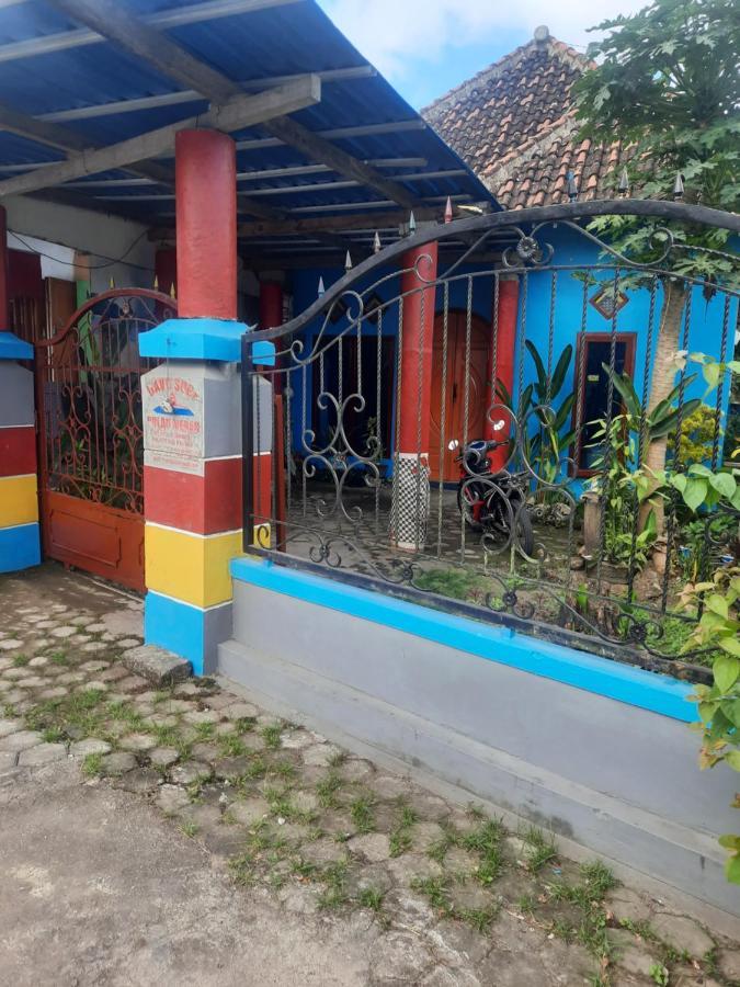 Red Beach Homestay Pasanggaran Kültér fotó