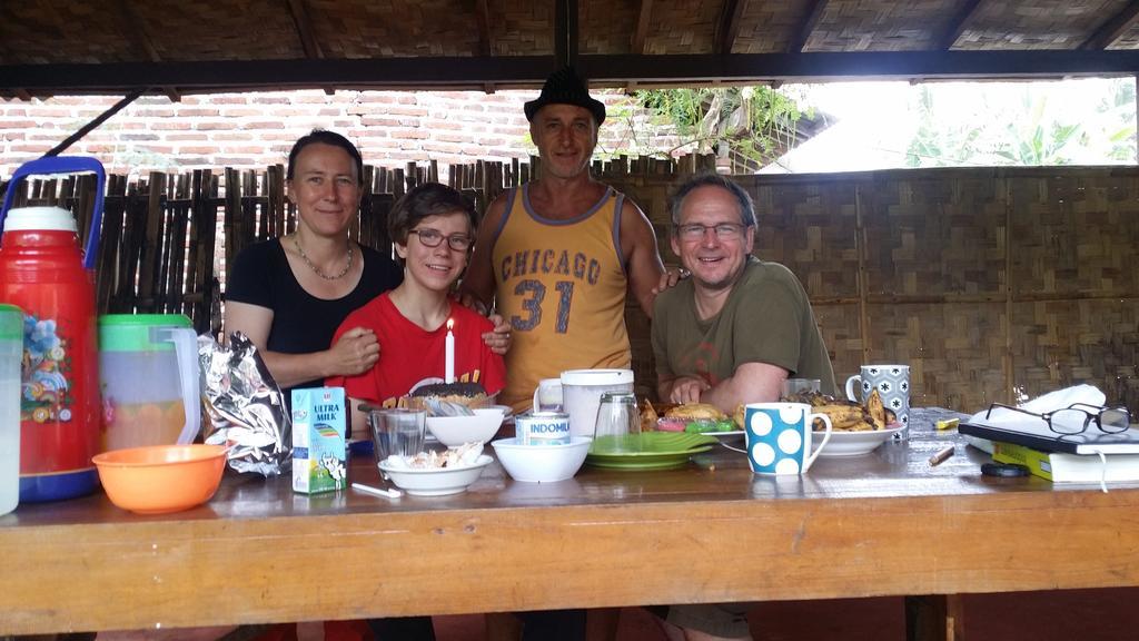 Red Beach Homestay Pasanggaran Kültér fotó